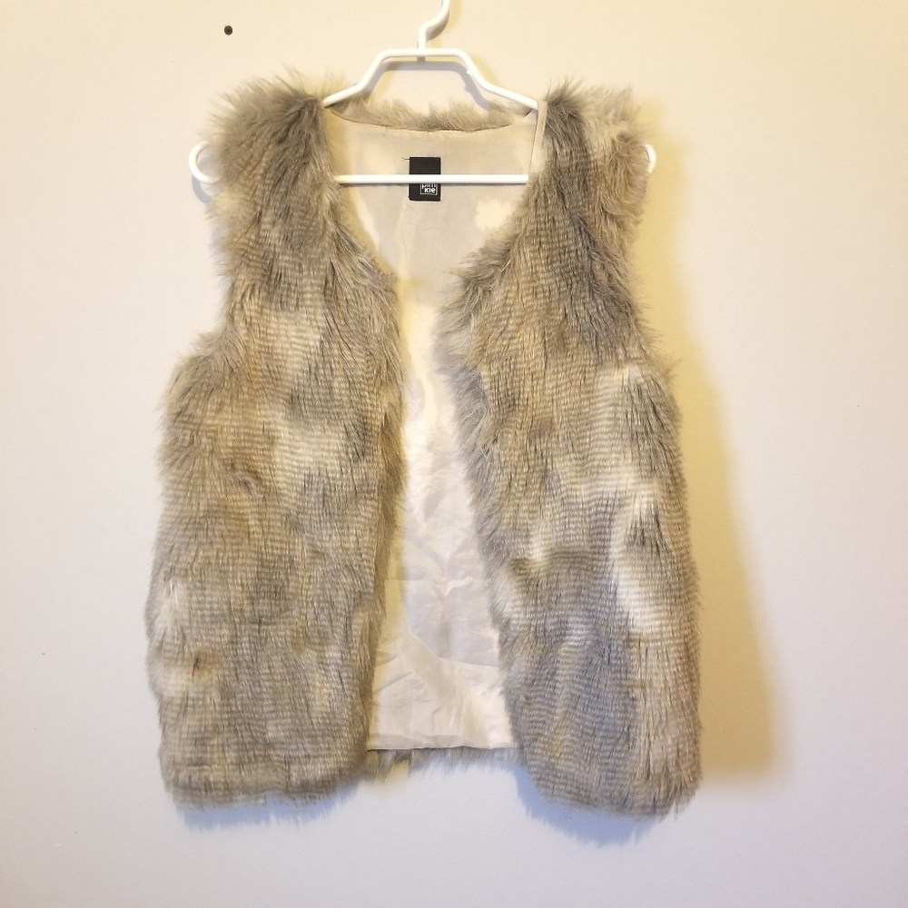Pimkie faux fur vest size small